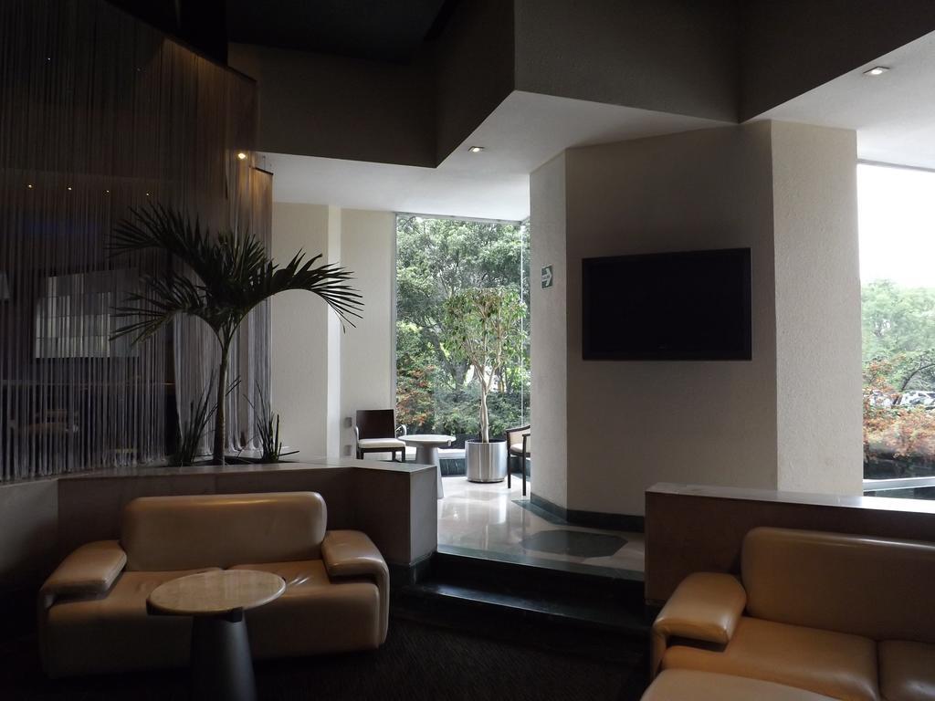 Hotel Royal Pedregal Mexiko-Stadt Exterior foto The lobby of the hotel