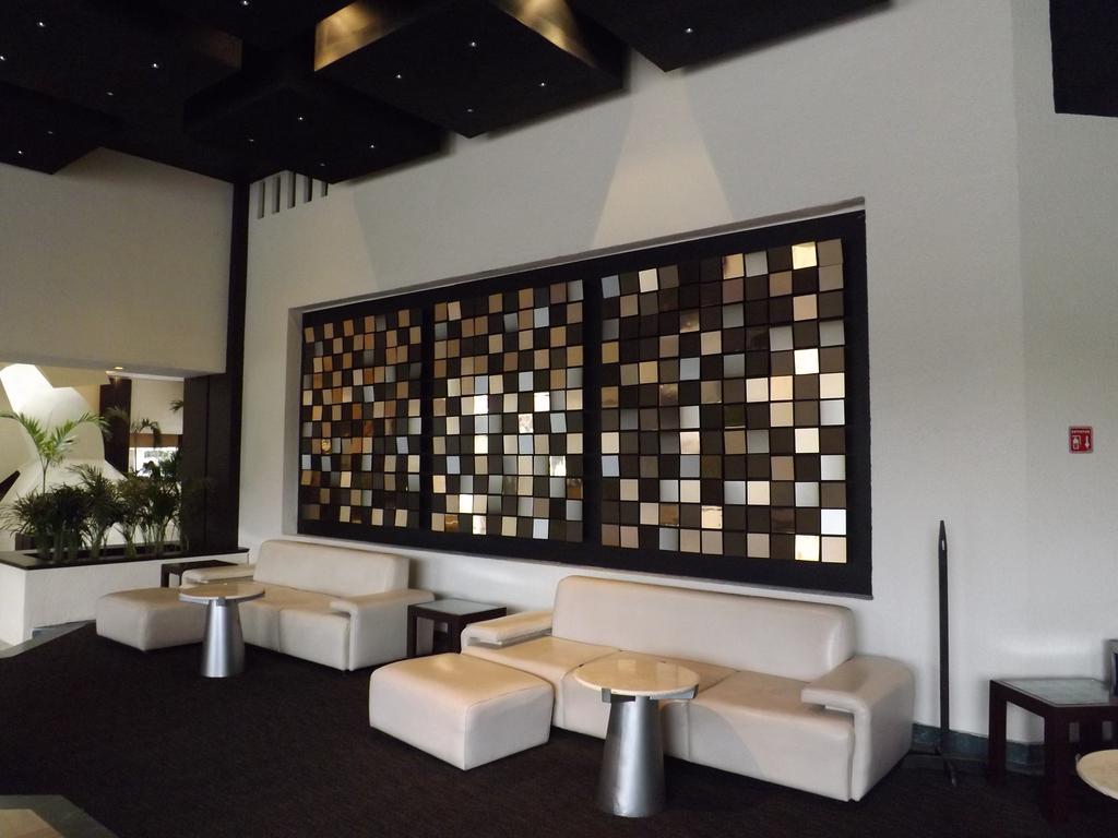 Hotel Royal Pedregal Mexiko-Stadt Exterior foto The interior of the lounge